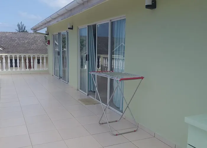 Pensión Chez Payet Airport 4*