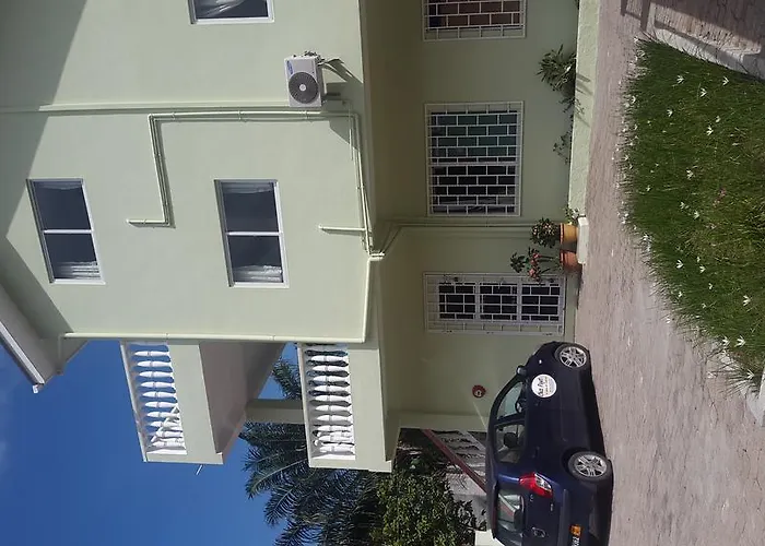 Pensión Chez Payet Airport 4*